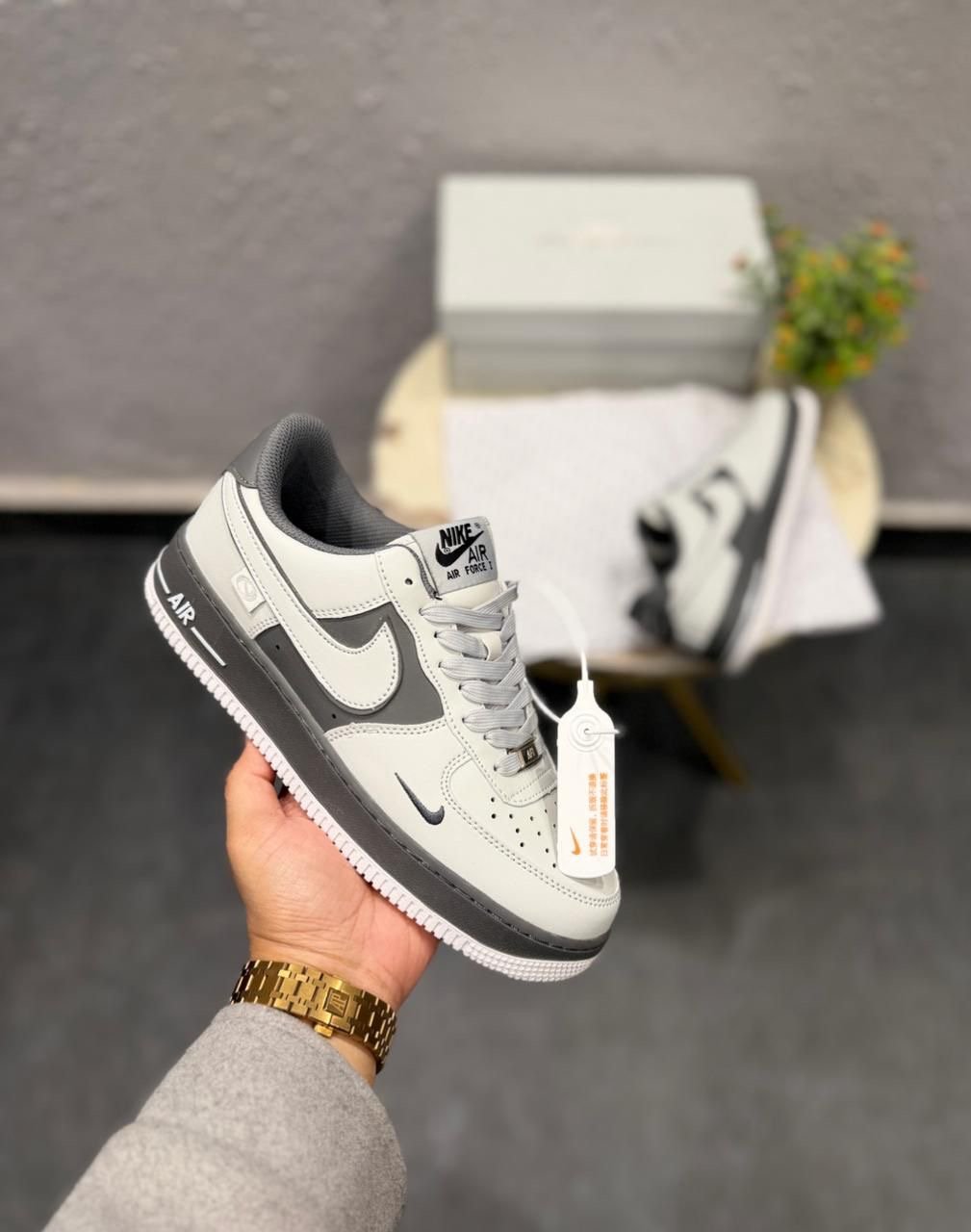 NIKE AIRFORCE ONE GREY METALLIC - Image 3
